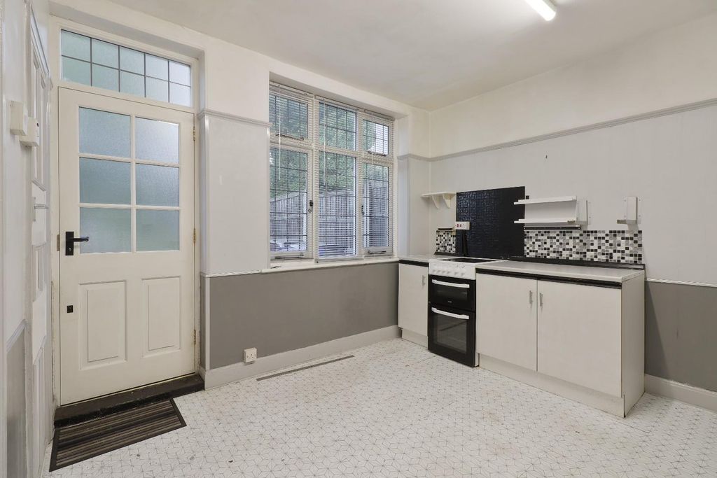 Property photo 3 of 24 Kitchen