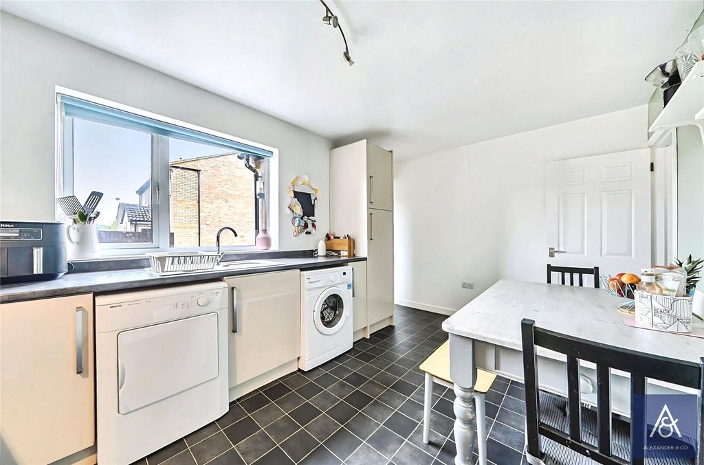 Property photo 3 of 21 Kitchen/Diner