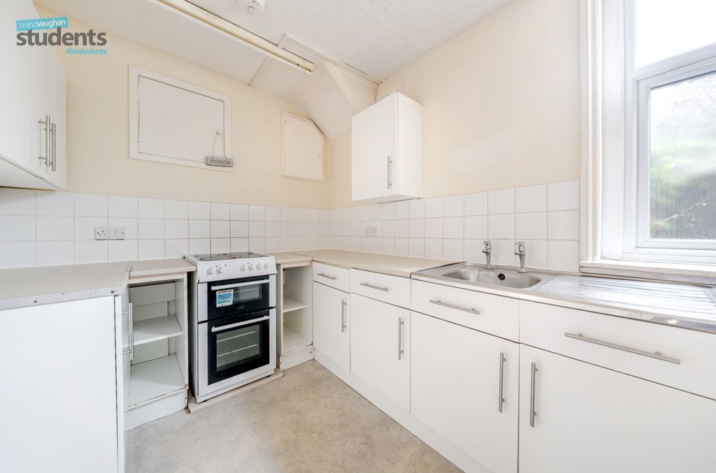 Property photo 3 of 11 1F77Da29-532d-450...