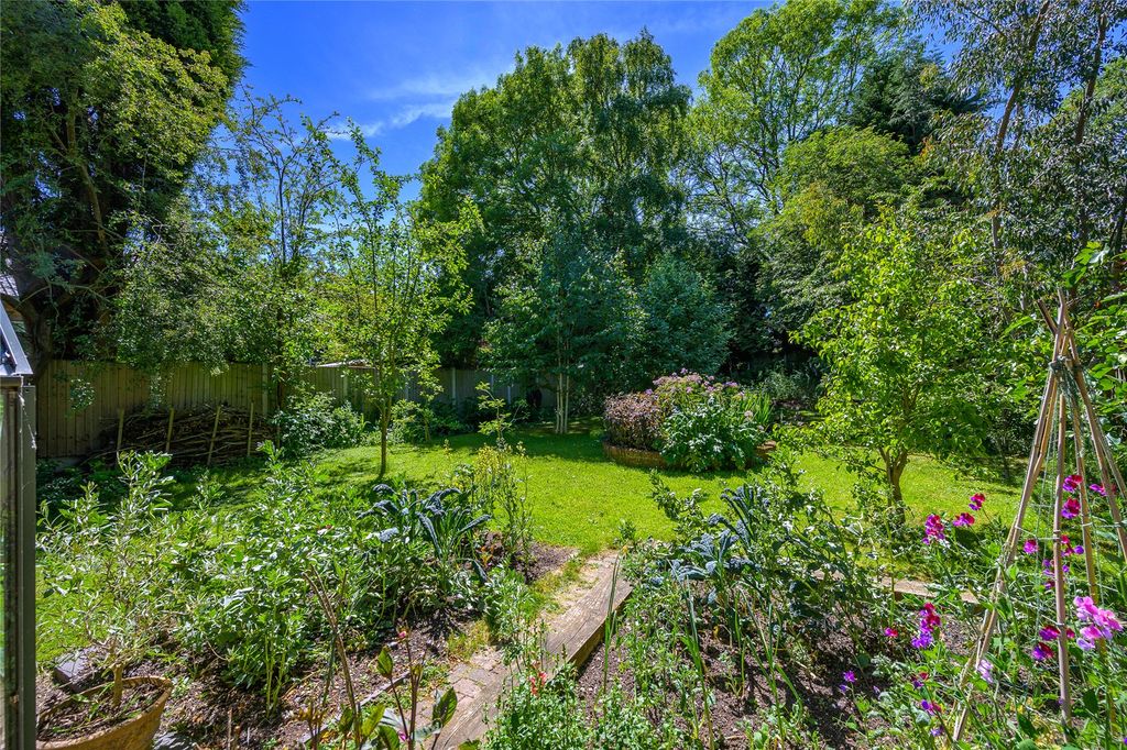 Property photo 2 of 36 Picture No. 12