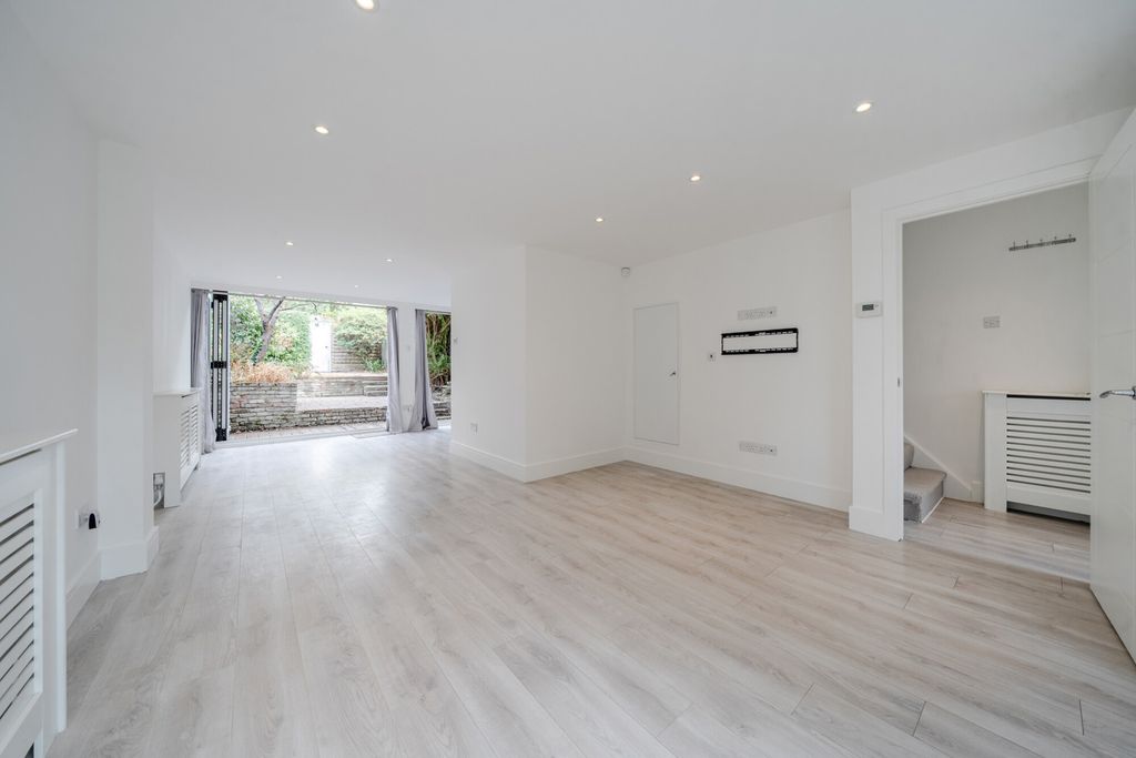 Property photo 2 of 21 1-6A748497588Df-1...
