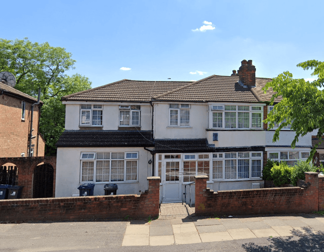 Property photo 1 of 21 Three Bedroom Terraced House In Northolt.