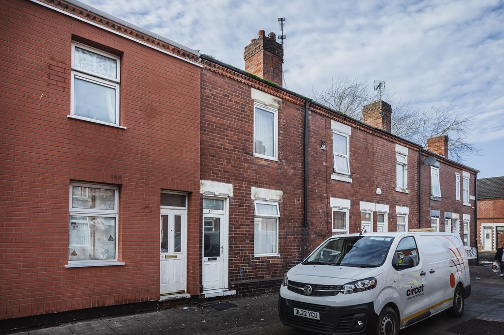 Property photo 1 of 34