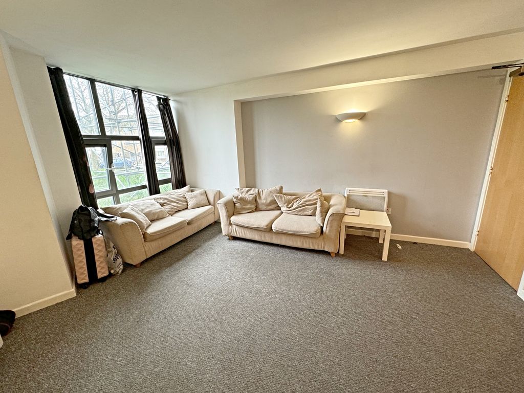 Property photo 3 of 12 Living Room