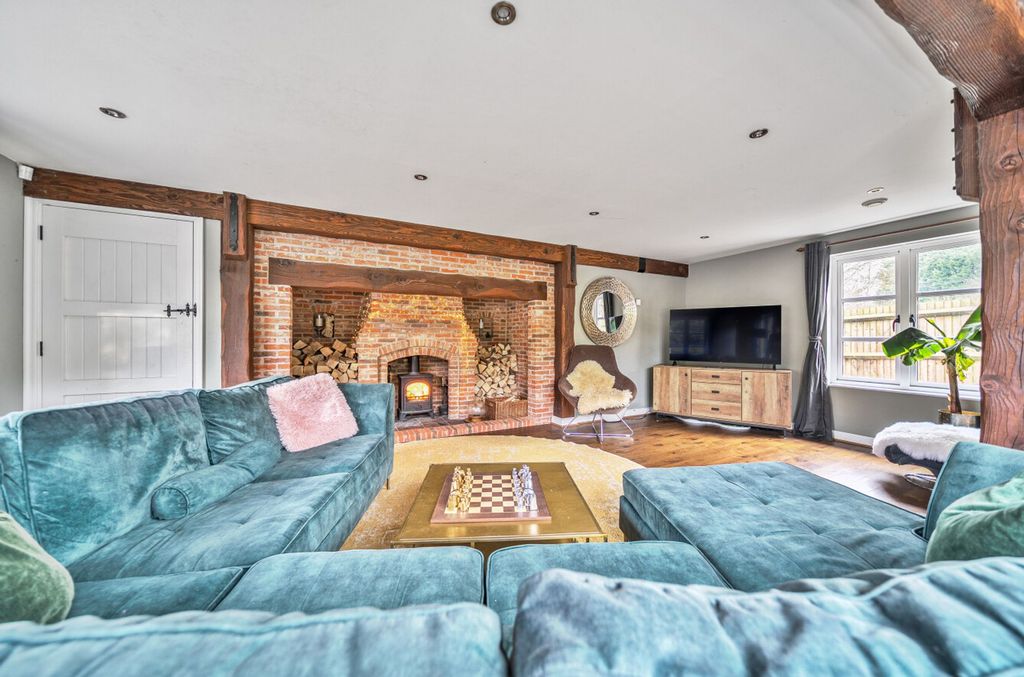 Property photo 3 of 34