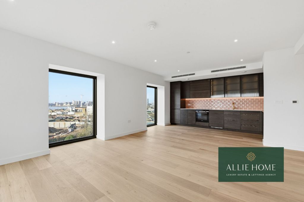 Property photo 3 of 31