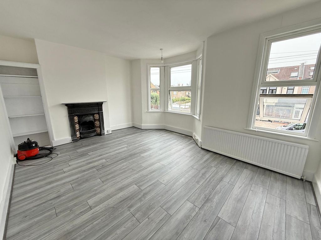 Property photo 2 of 10 Gallery