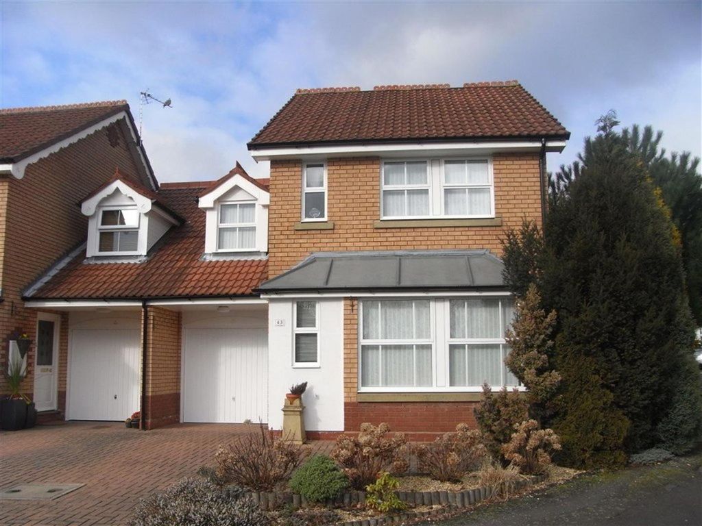 Property photo 1 of 11