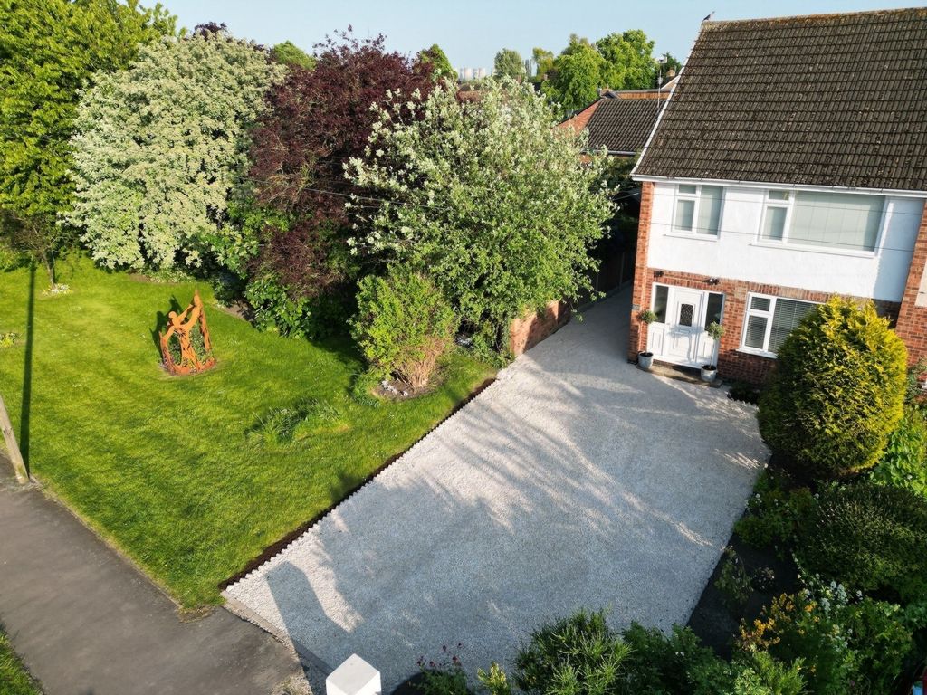 Property photo 1 of 20 Photo 2