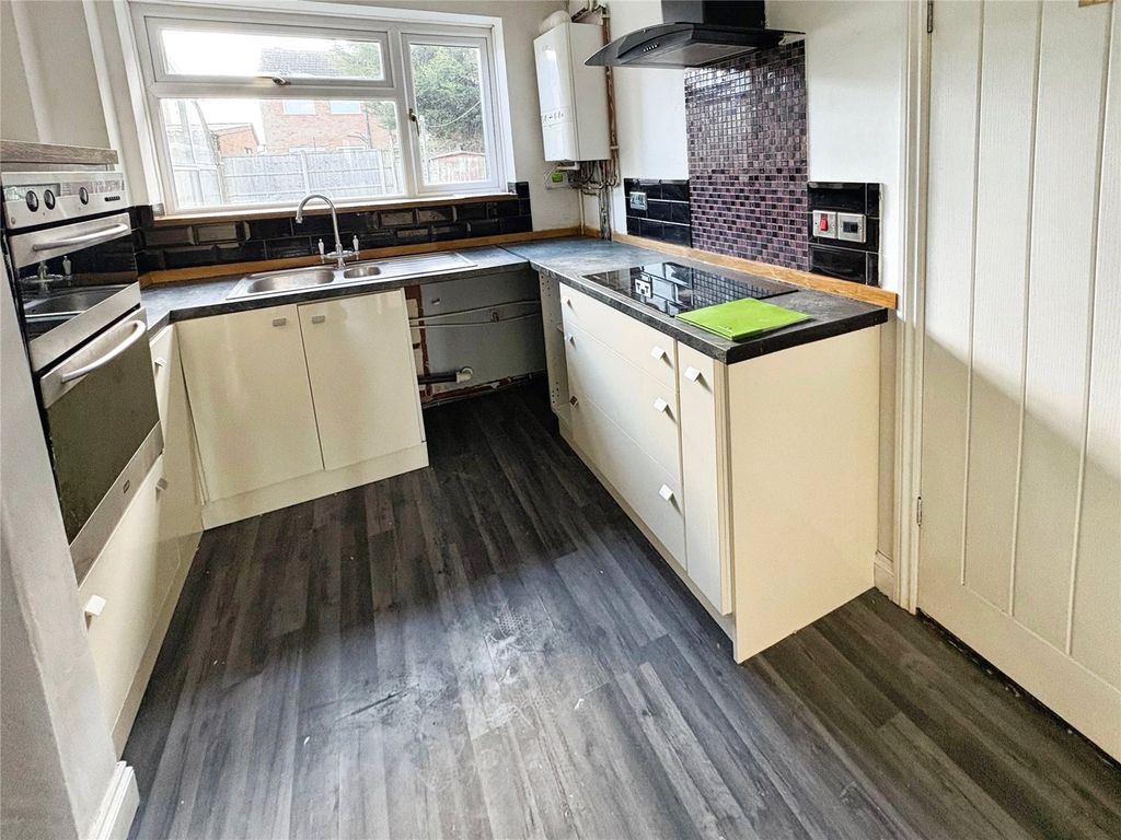 Property photo 3 of 13 Kitchen