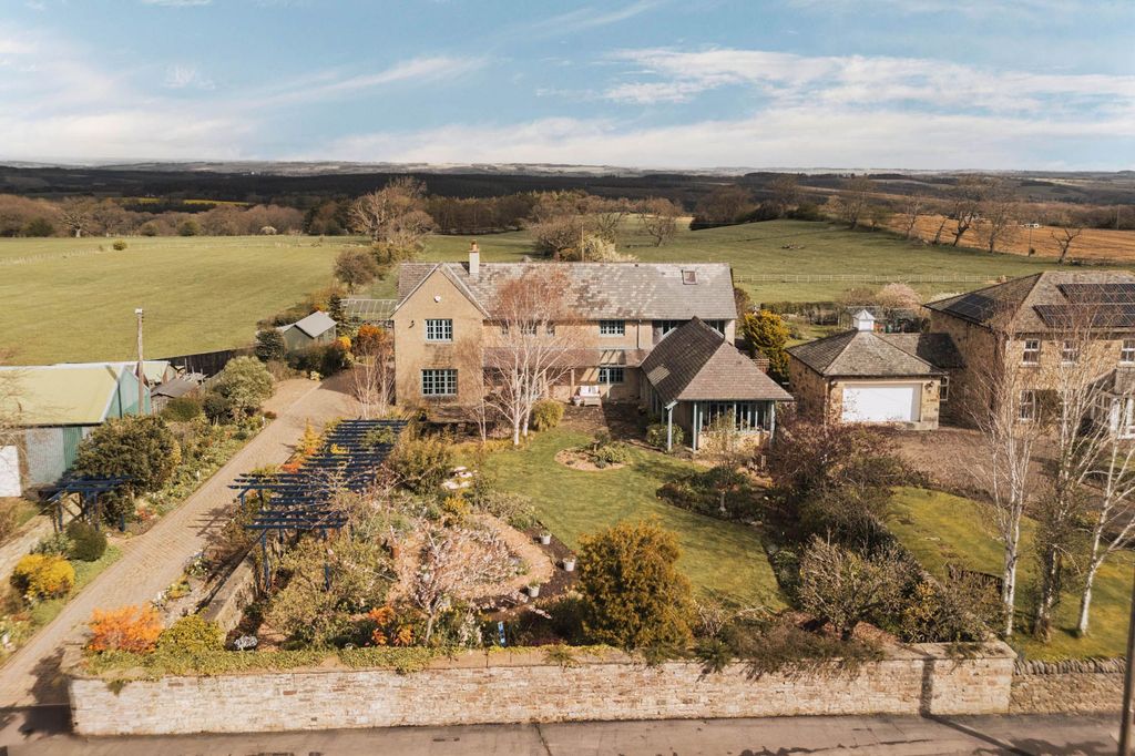Property photo 1 of 31
