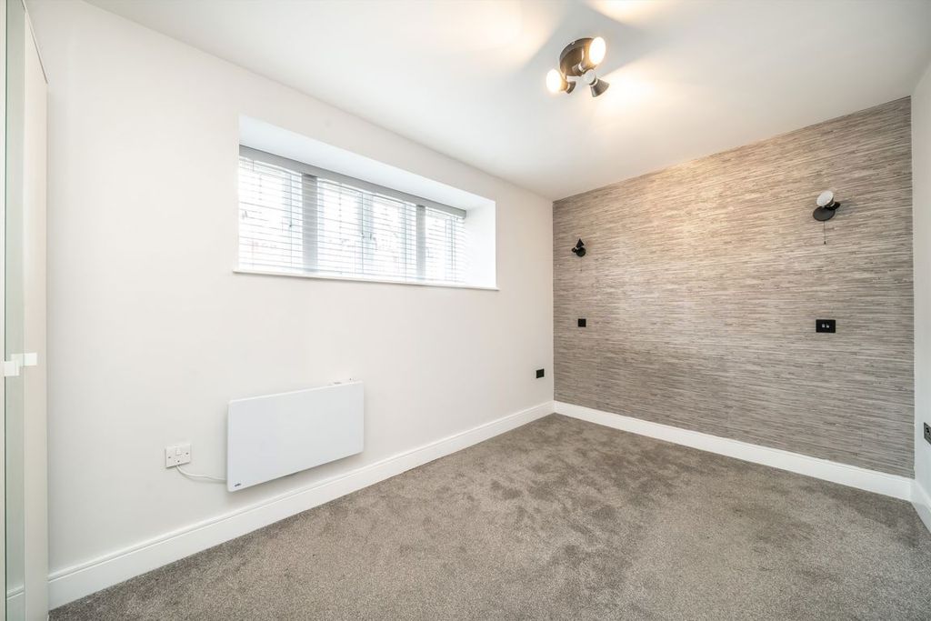 Property photo 3 of 4