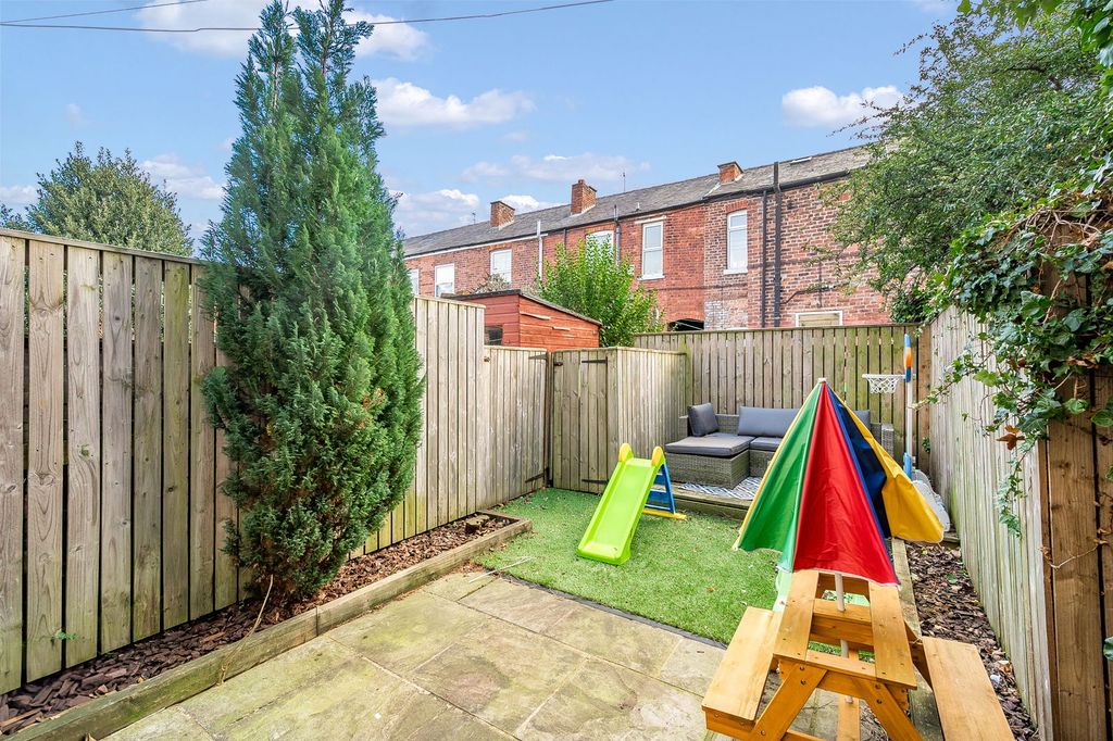 Property photo 2 of 9