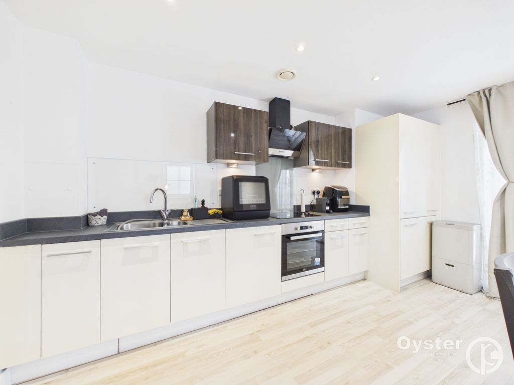 Property photo 2 of 12 Kitchen