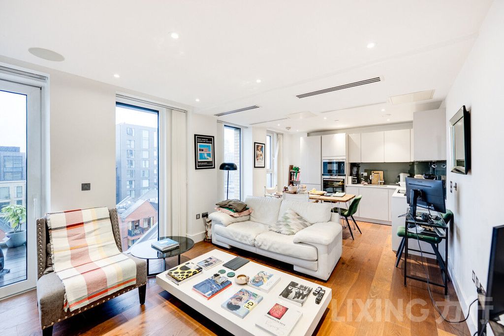 Property photo 2 of 11