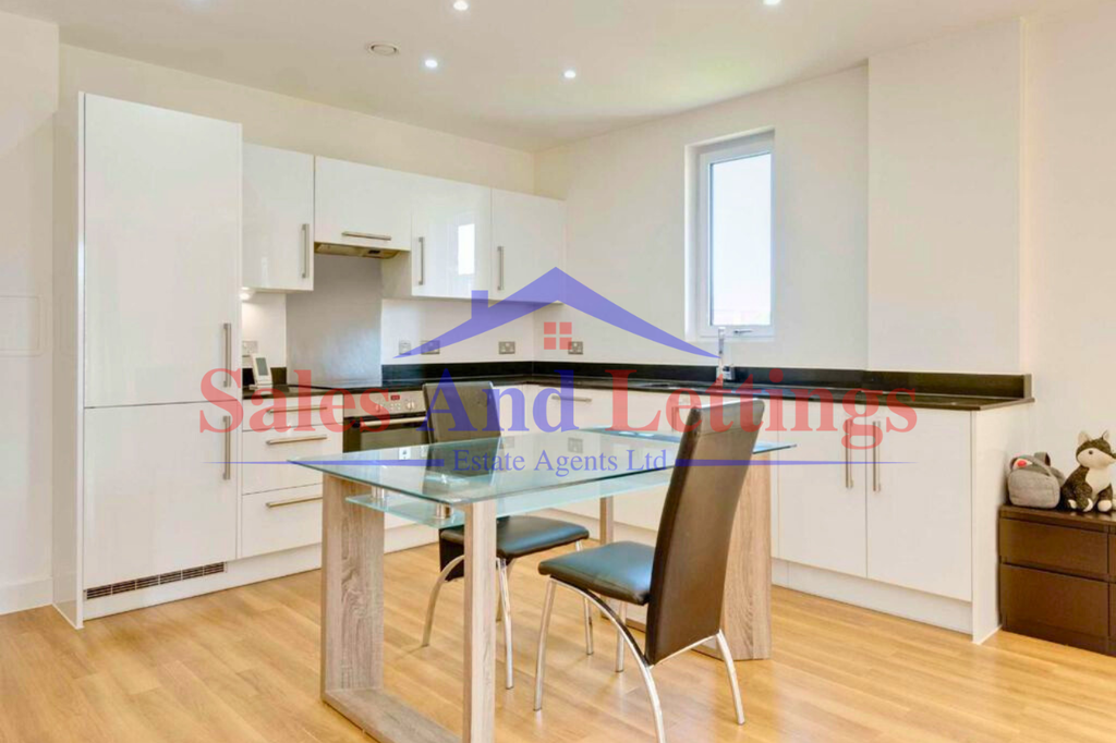 Property photo 2 of 14 Modern Kitchen