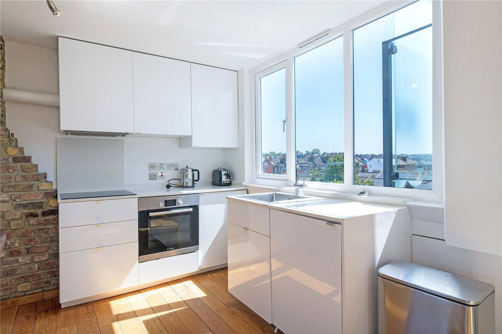 Property photo 2 of 6 Picture No. 07