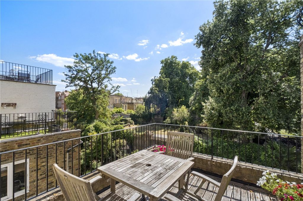 Property photo 2 of 16 Balcony