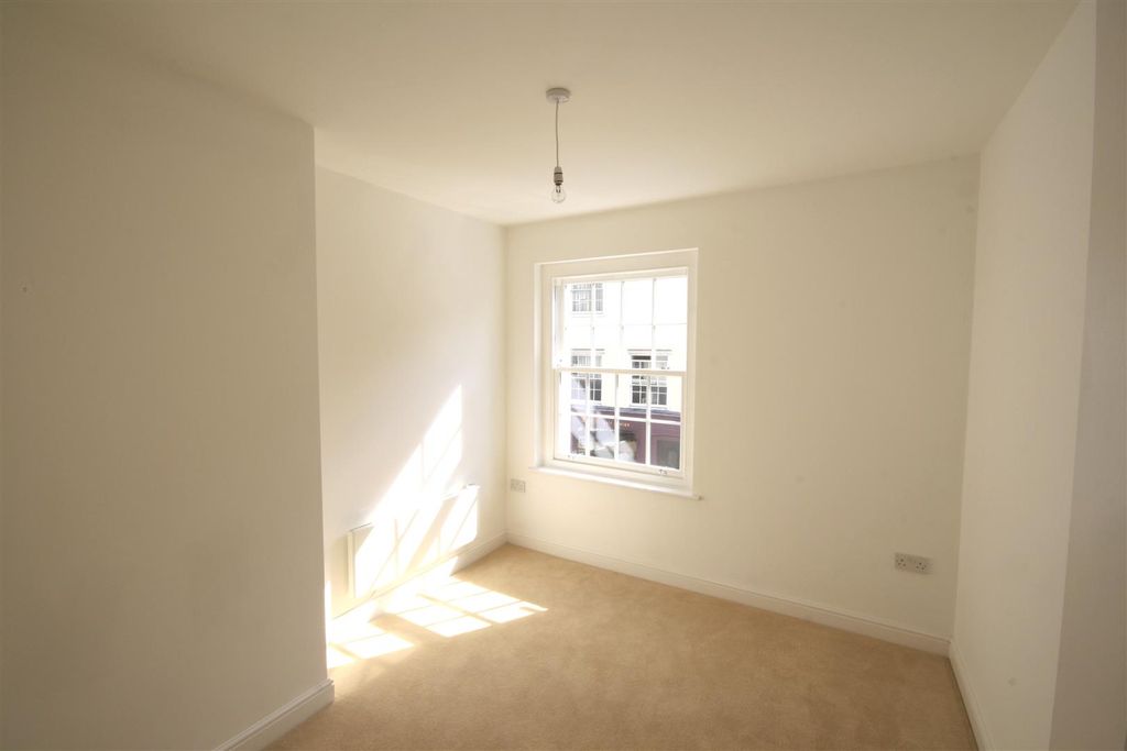 Property photo 3 of 3