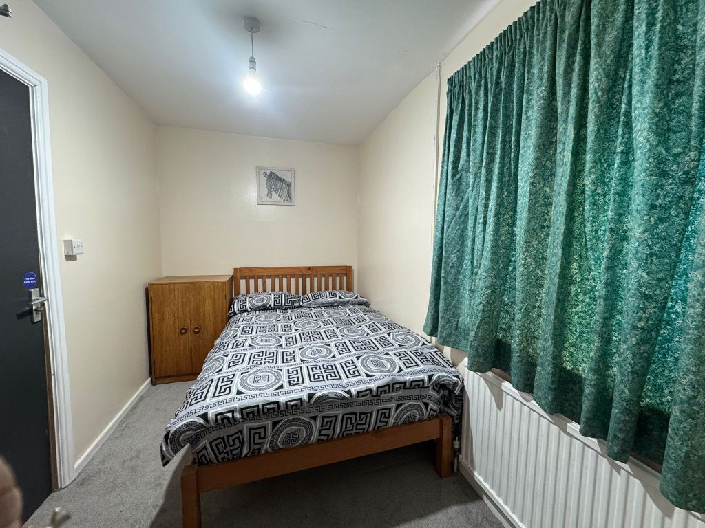 Property photo 2 of 8