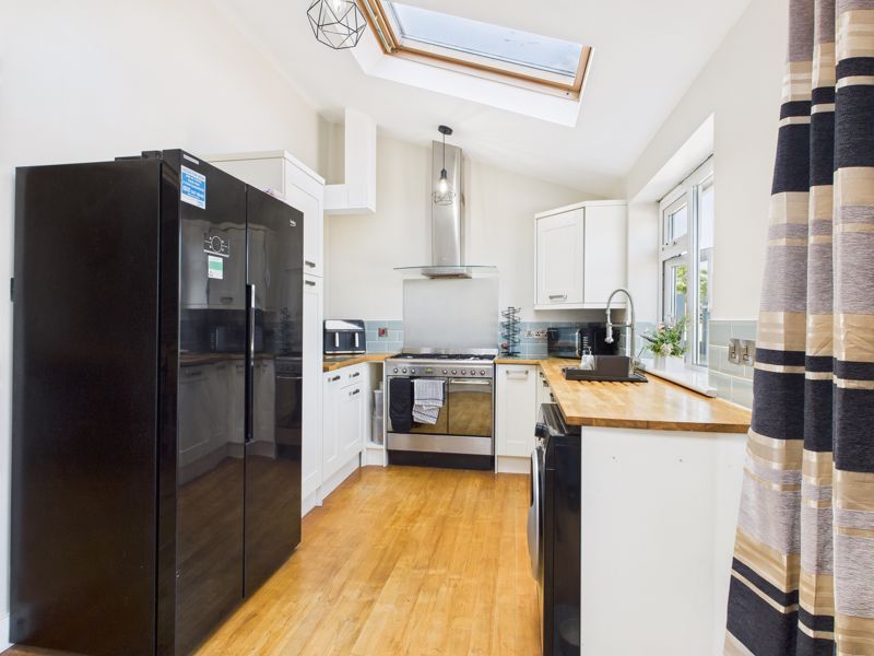 Property photo 3 of 13 Kitchen