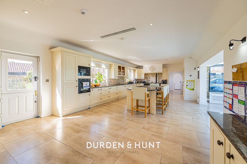 Property photo 2 of 57