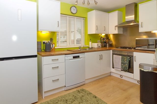 Property photo 3 of 9 Kitchen Area
