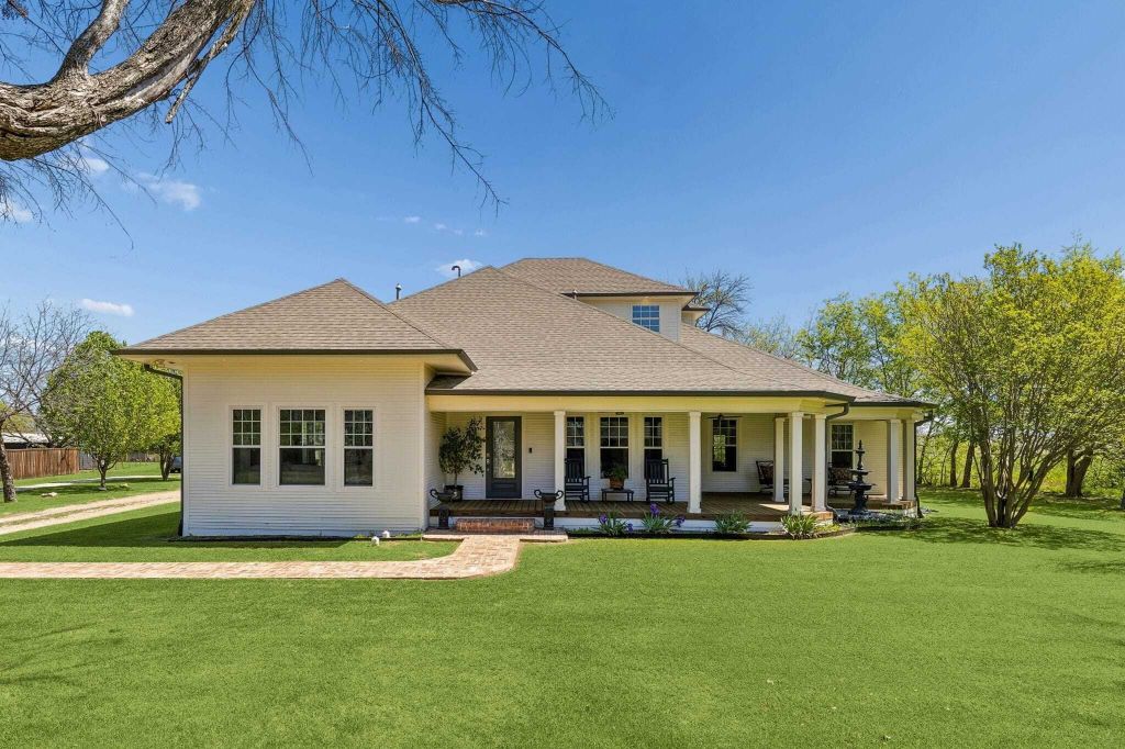Property photo 1 of 31