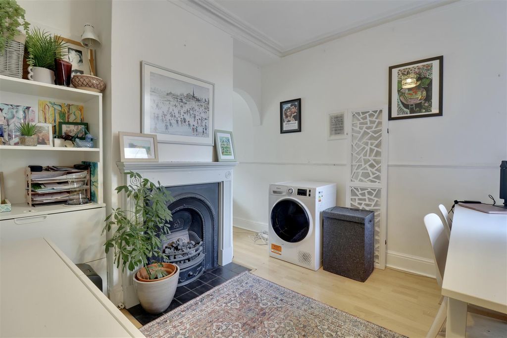 Property photo 2 of 14 1401Cb85-62C9-4824-9170-F4Ec54A1D758_1_201_A.Jpeg