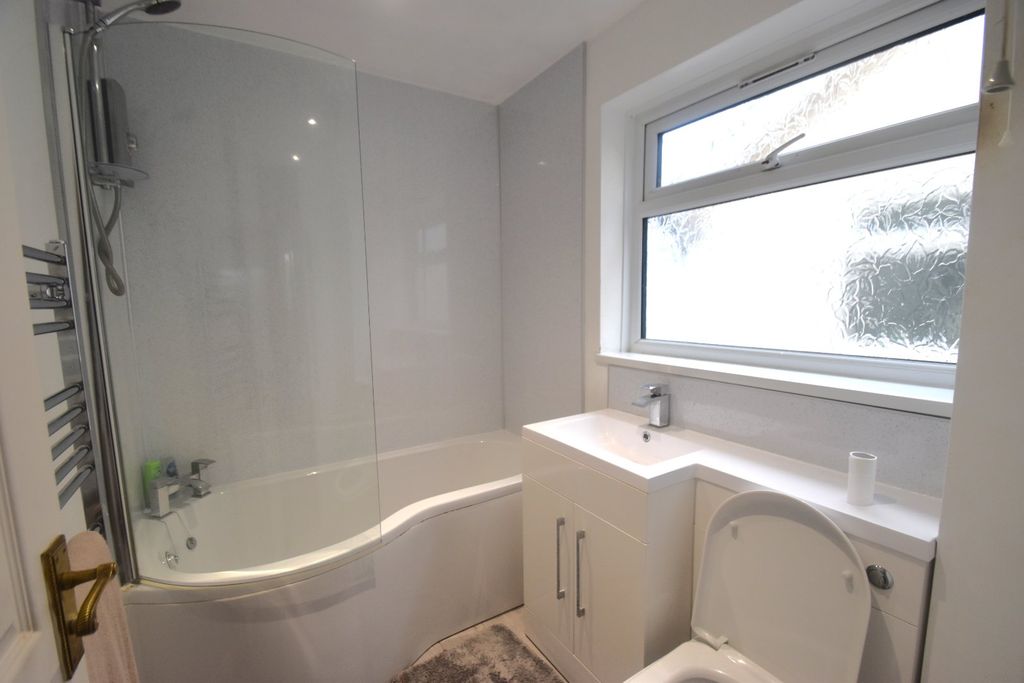 Property photo 3 of 7 Uffculme Seddons