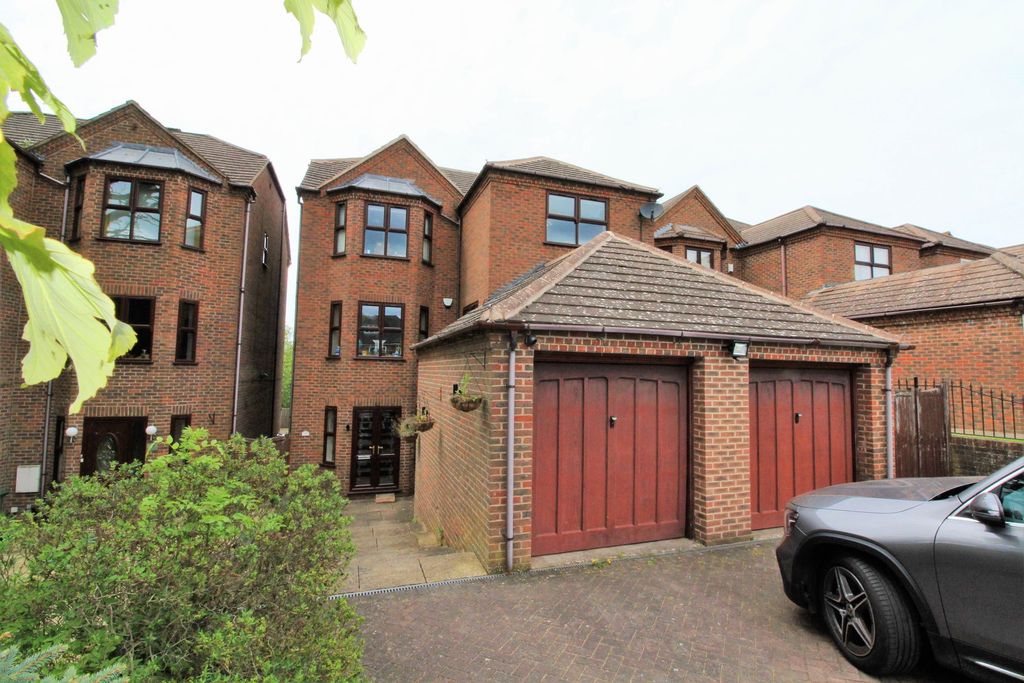 Property photo 1 of 30