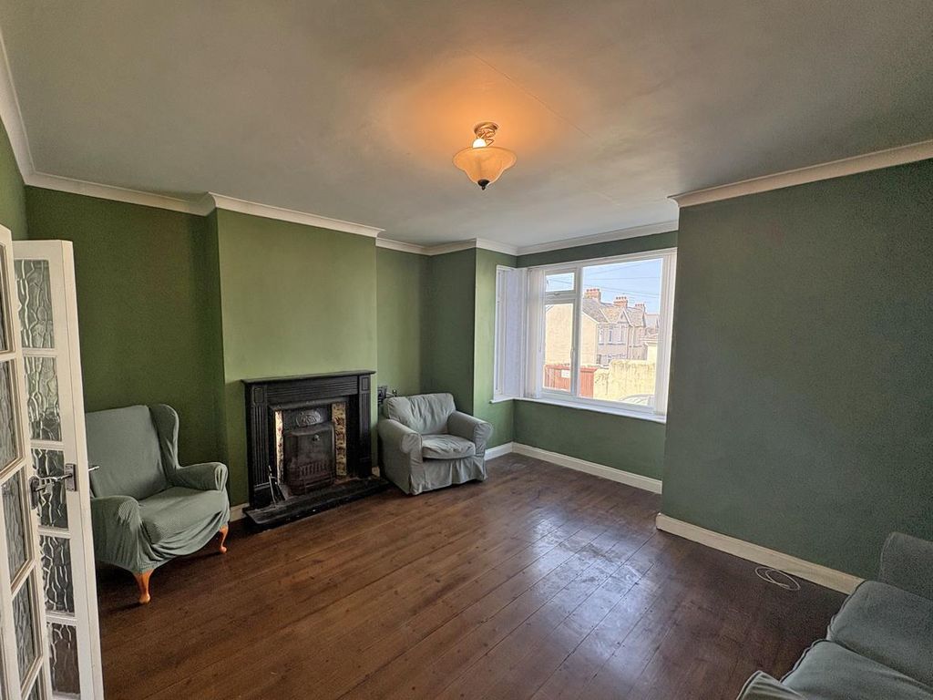 Property photo 3 of 14 St. Georges Avenue 59- Living Room 2.Jpg
