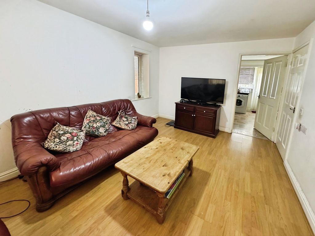 Property photo 2 of 7 687B5720-c1Bbb5Ed-A48A-4367-9Ae3-019322332ee9