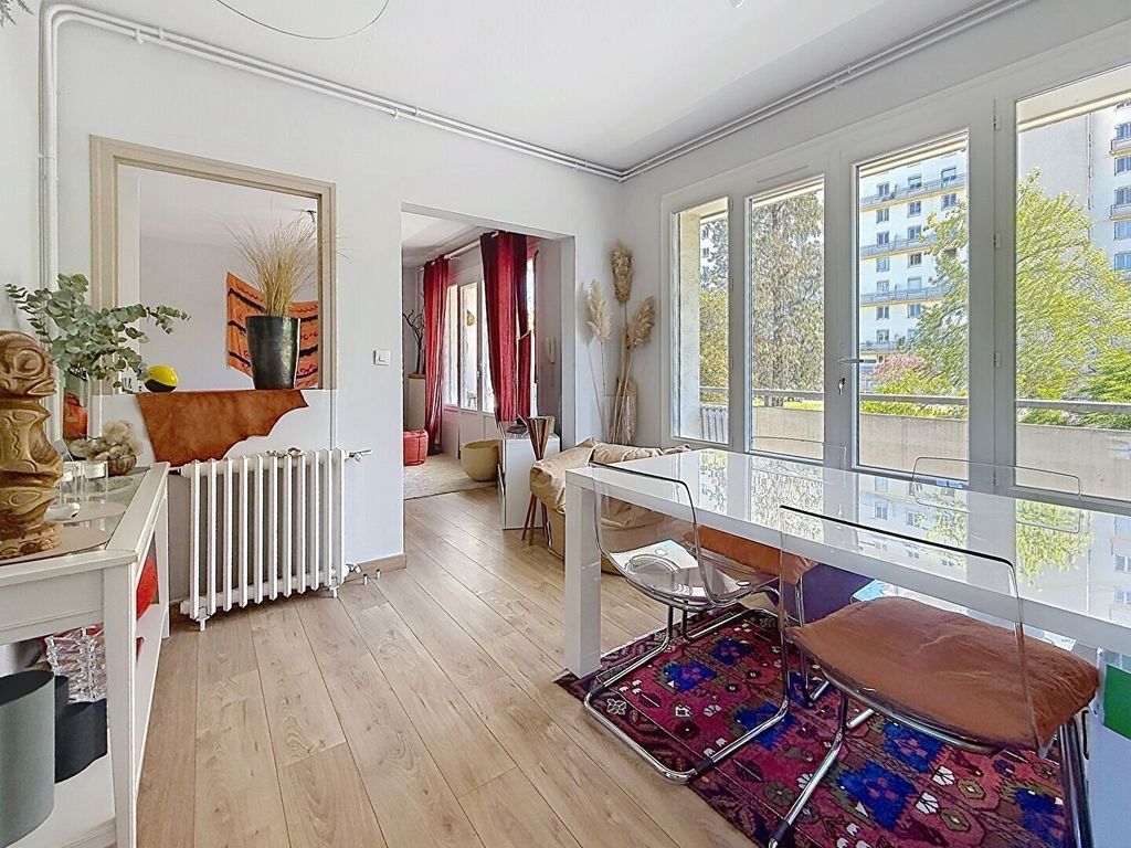 Property photo 1 of 8 Bordeaux Caudéran -- Apartment With Terrace