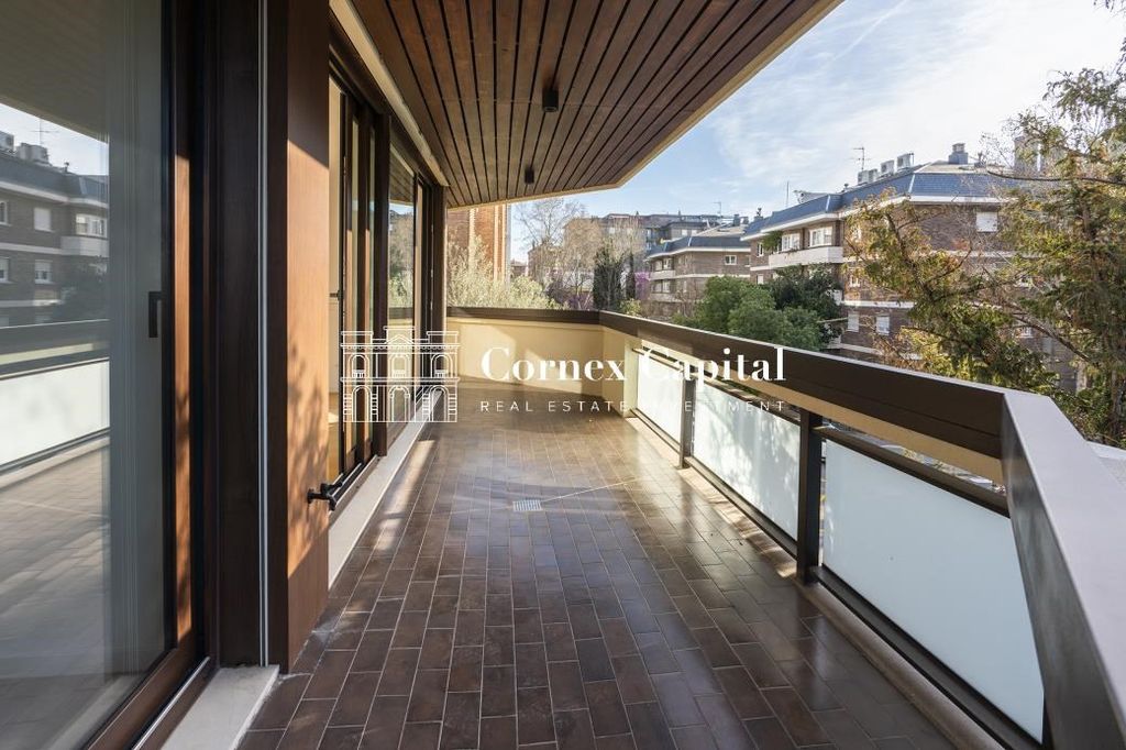 Property photo 2 of 43