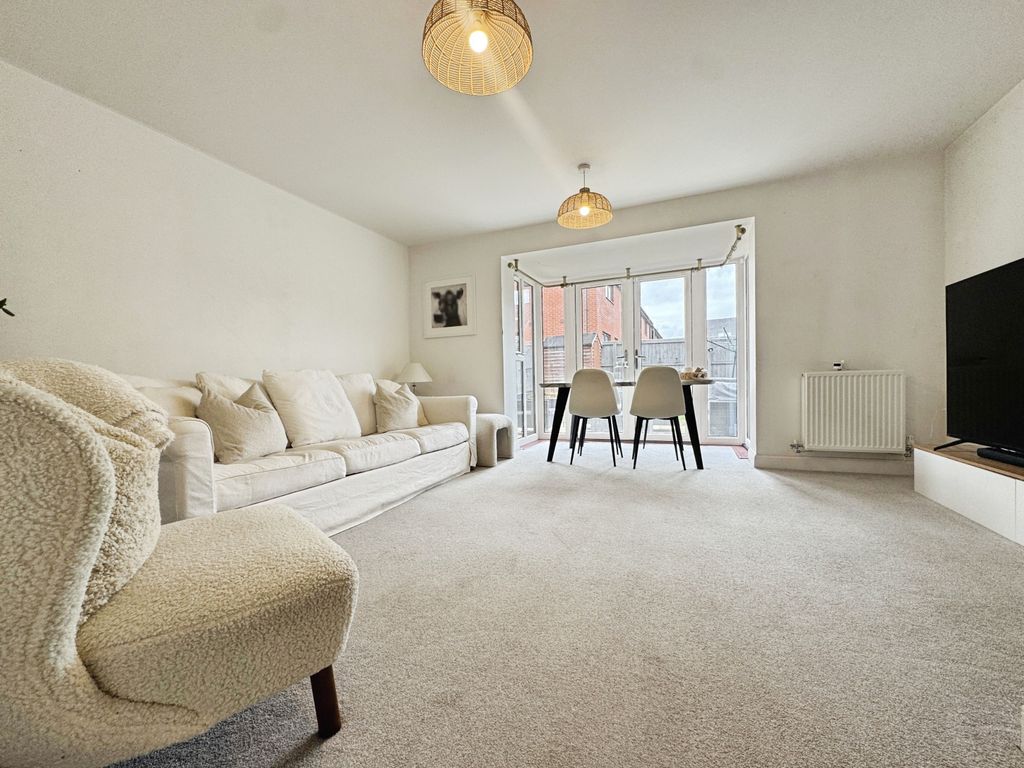 Property photo 3 of 13 Living Room