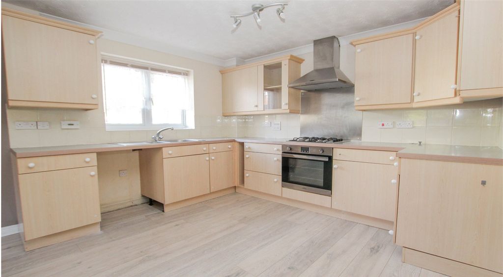 Property photo 2 of 12 Picture No. 21