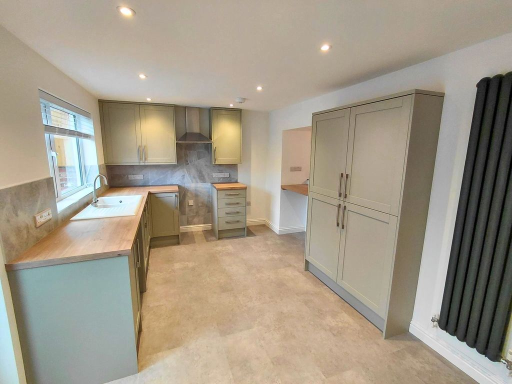 Property photo 2 of 13 Kitchen