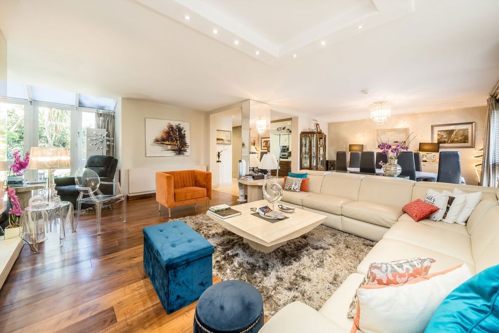 Property photo 3 of 11