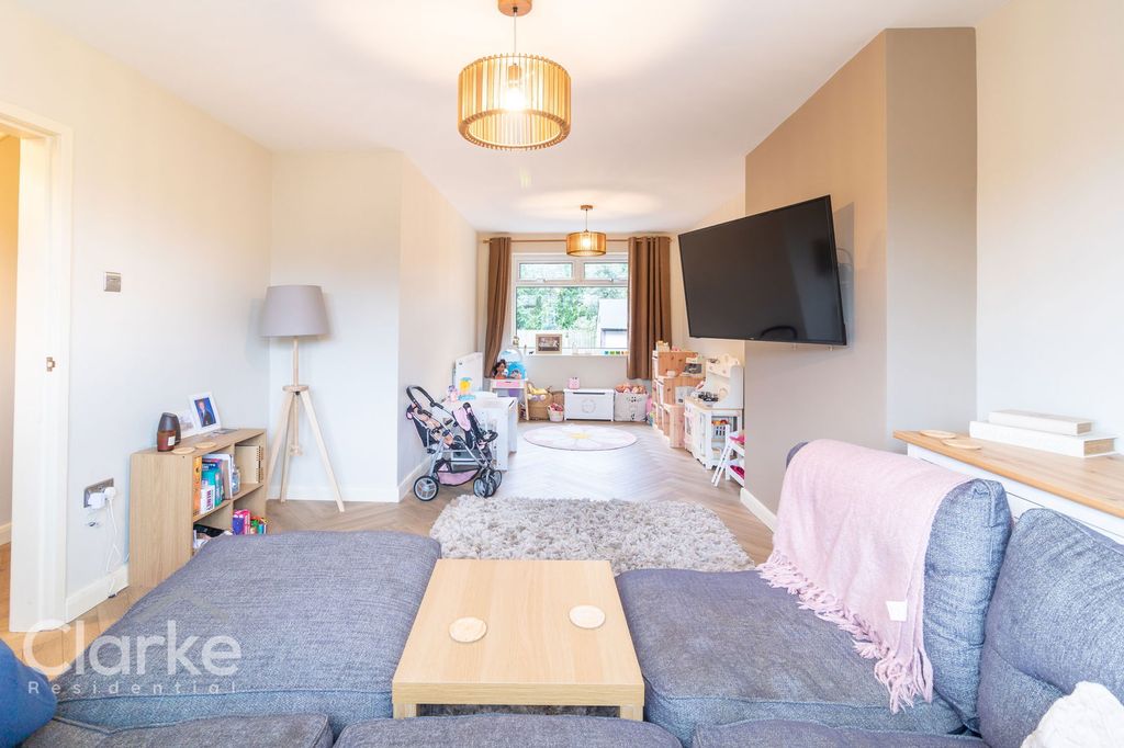 Property photo 3 of 17