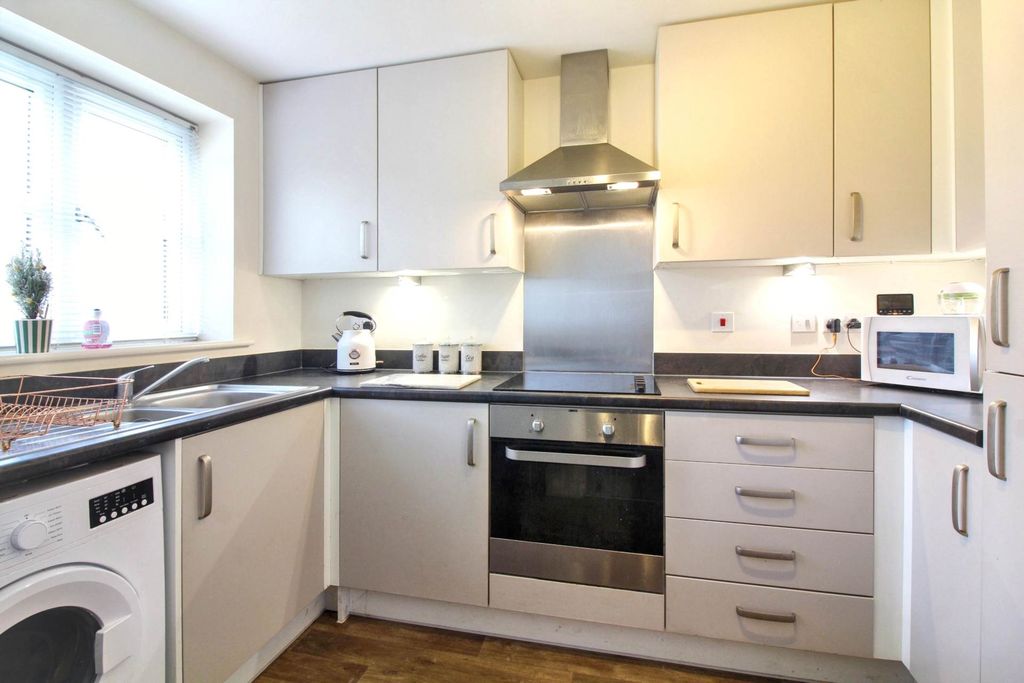 Property photo 3 of 10