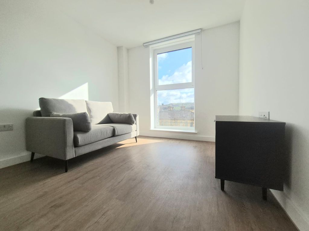 Property photo 3 of 11 Image