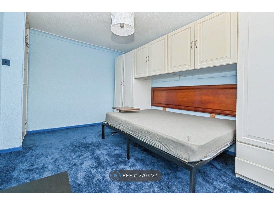 Property photo 3 of 14 Cabinet Room (Not Available)