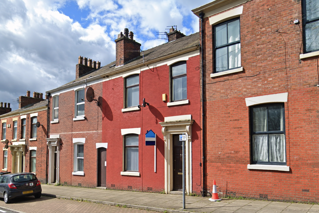 Property photo 1 of 13