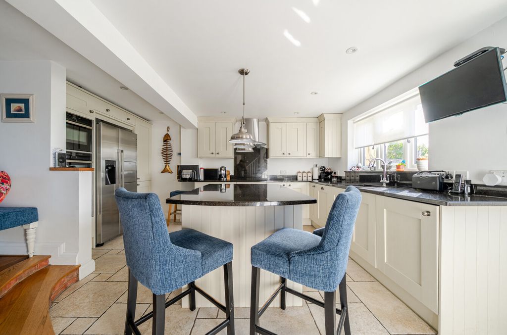 Property photo 3 of 17 1487218-7-6A4Bf62...