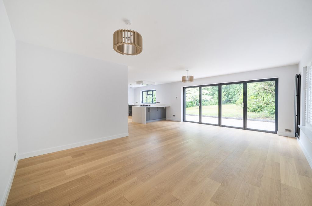 Property photo 3 of 14 1466173-8-6A0c3E1...