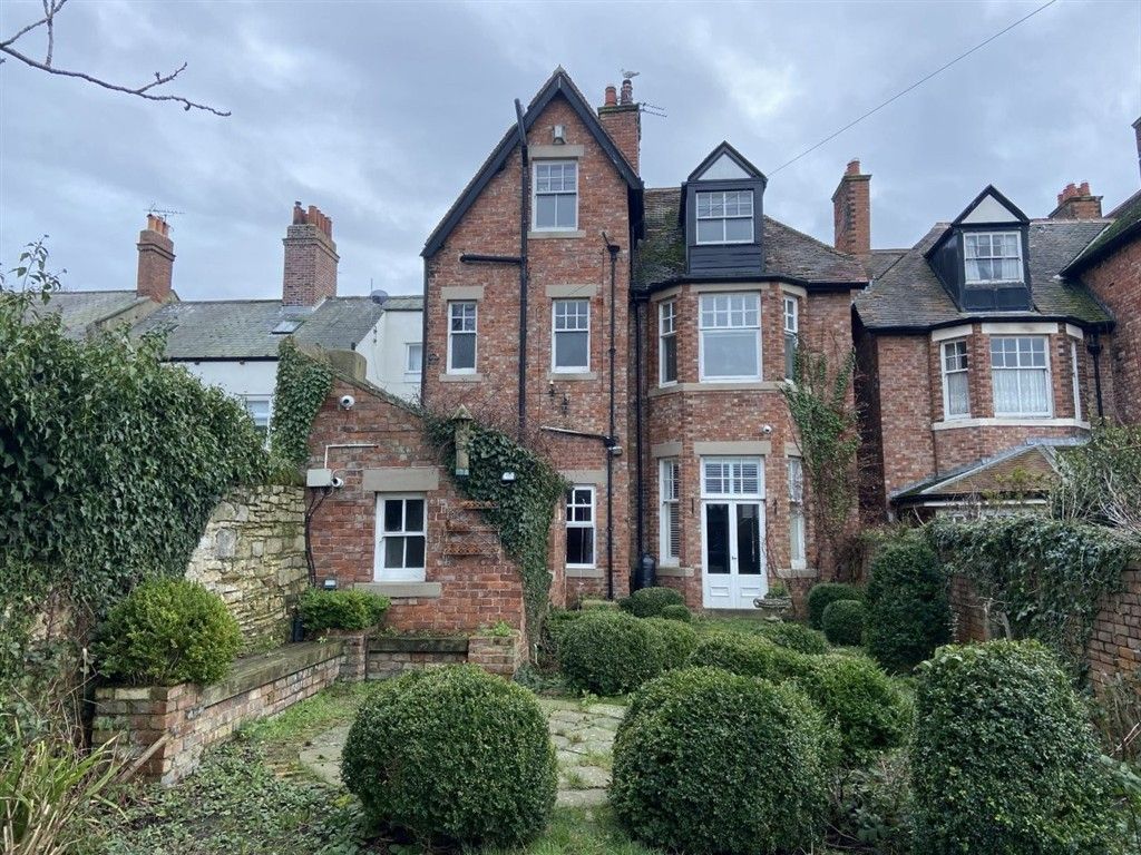 Property photo 2 of 12