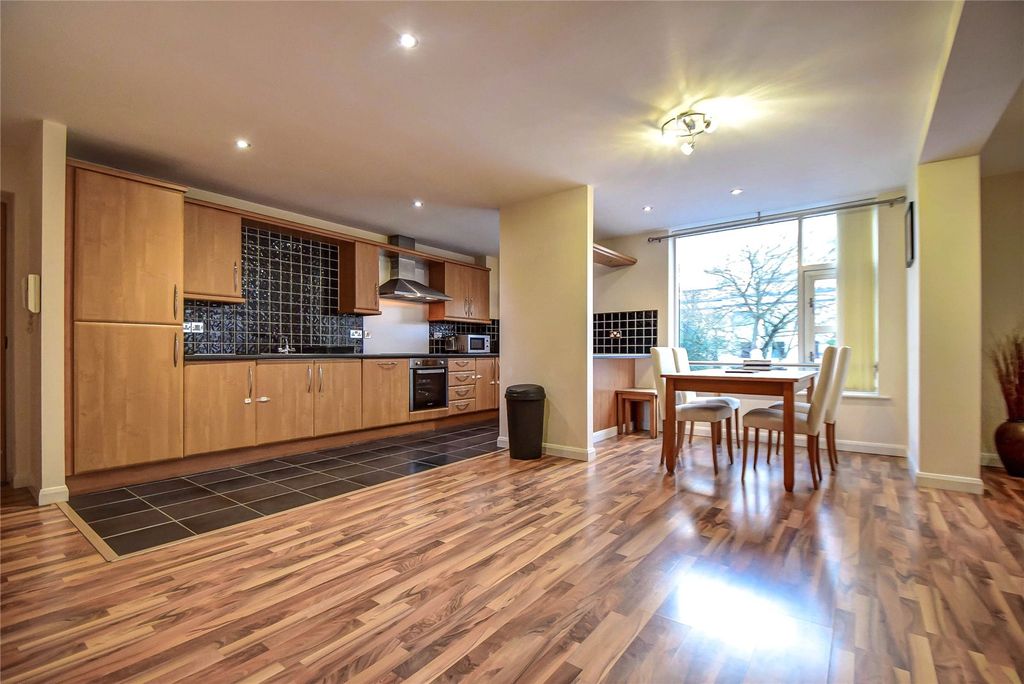 Property photo 1 of 15 Picture No. 02