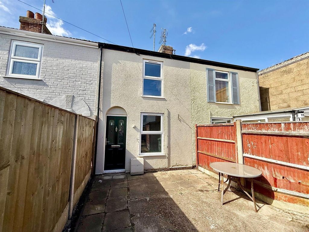 Property photo 1 of 16 Outside