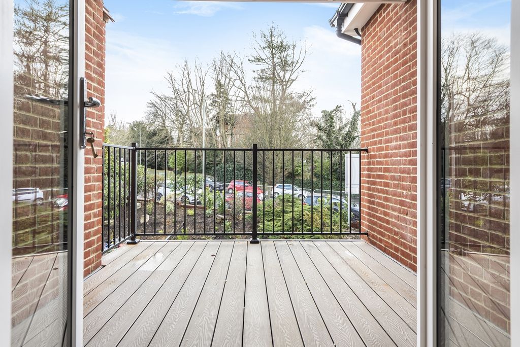 Property photo 1 of 14 Terrace